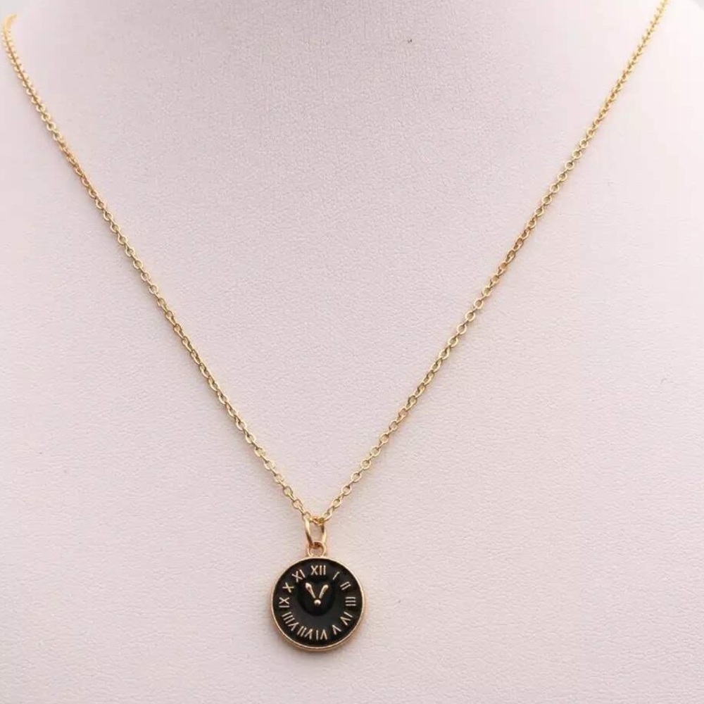 Clock pendent necklace